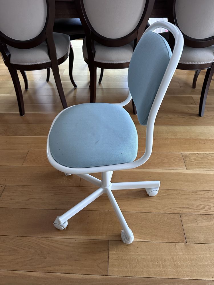 Krzeslo obrotowe dziecięce Ikea ÖRFJÄLL