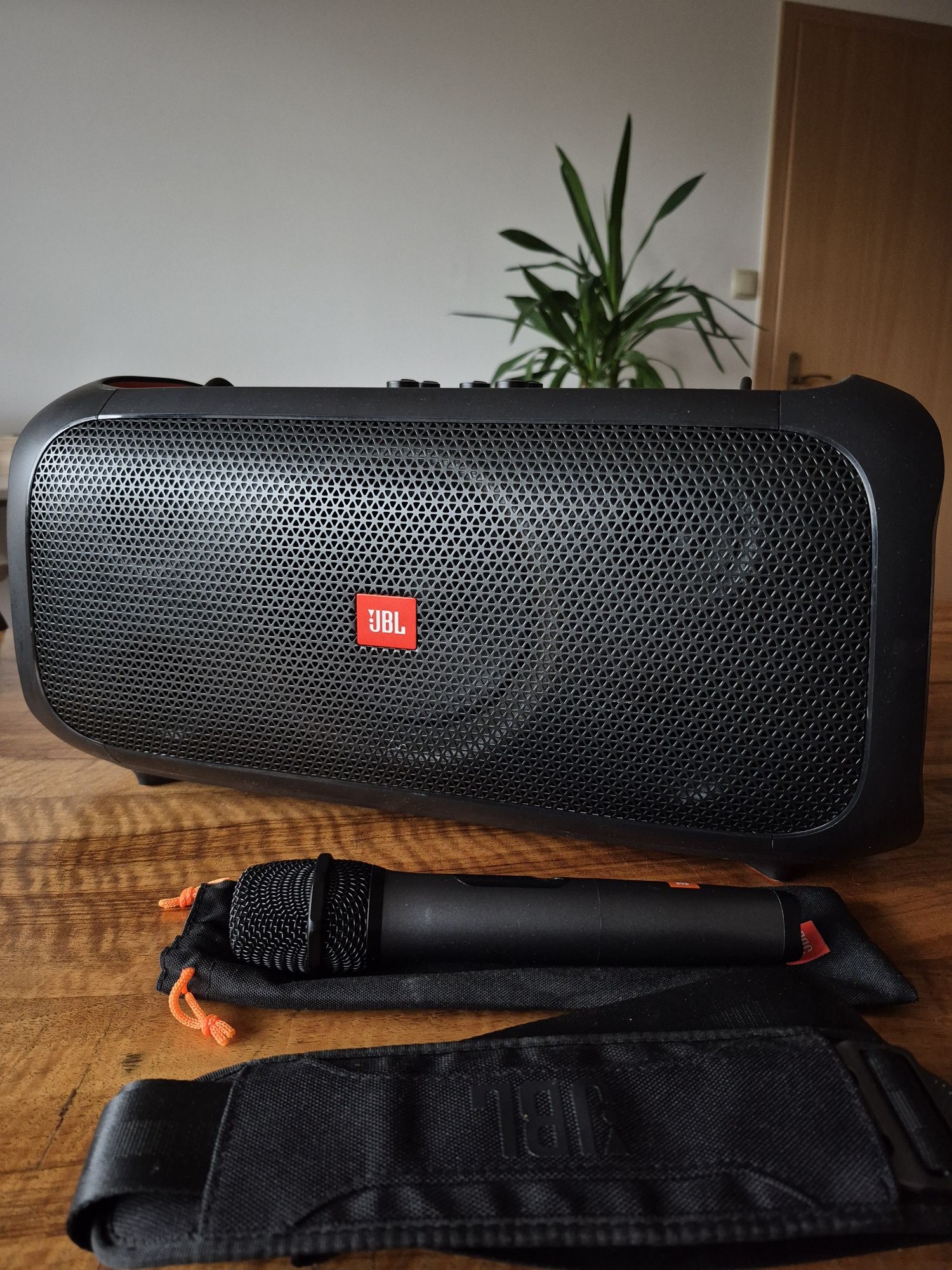 Jbl partybox on the go