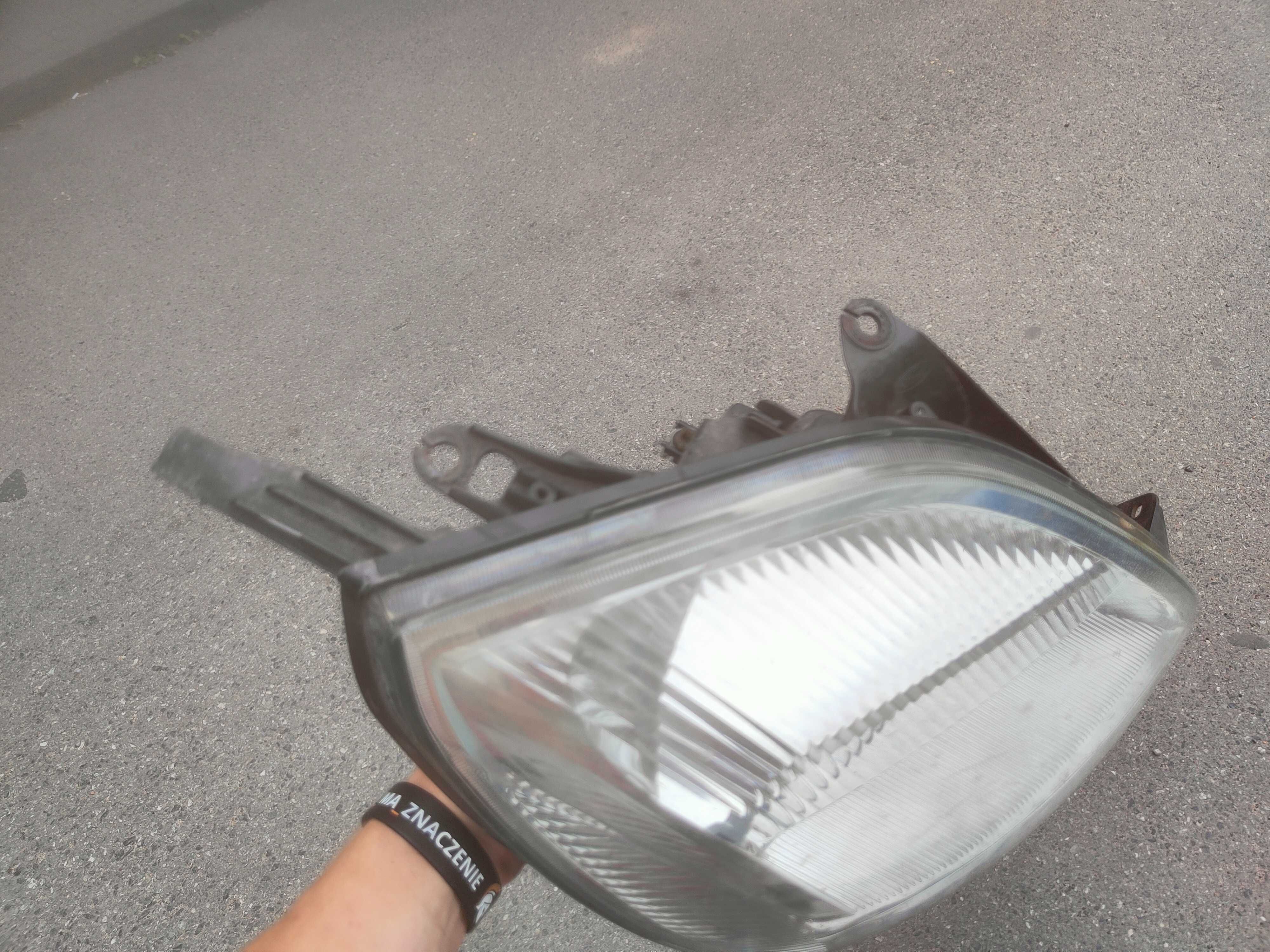 Lampa prawa/lewa ford fiesta mk5 2005