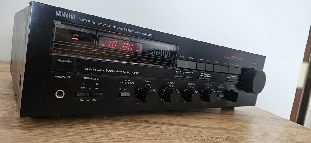 Amplituner Yamaha RX-300 audio