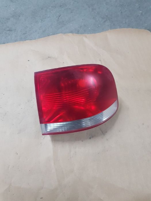 Lampa prawa tył/tylna Audi A3 8P 3drzwi Harchback Europa