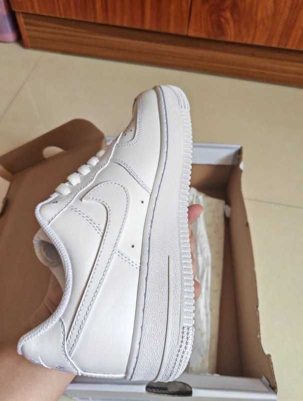 Nike Air Force 1 Low '07 White Rozmiar 40