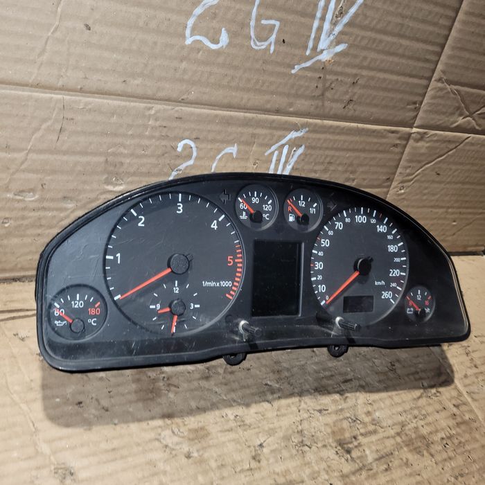 Licznik zegary audi a4 b5 LIFT 2.5TDI diesel 2000r VDO