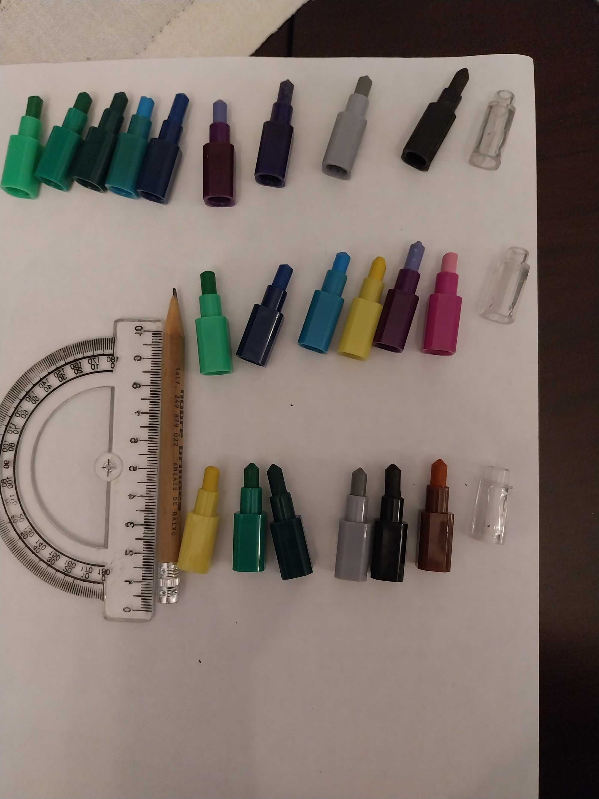 Lote material escolar, transferidor, lápis de cartão e lápis de cera