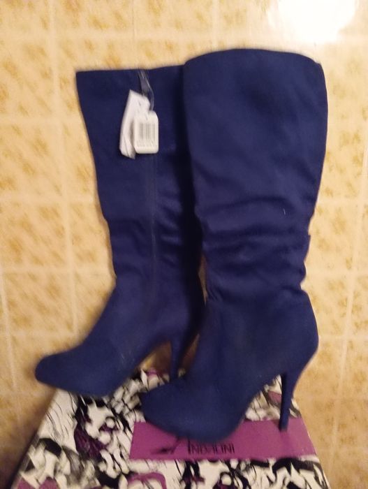 Сапоги женские, замшевые. НОВЫЕ. Размер. 38-39.