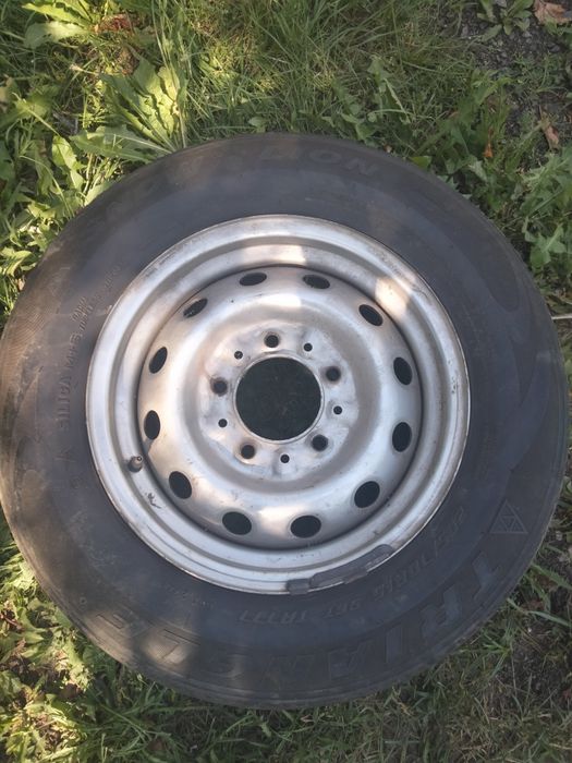 2 леса 205/70 R15 для Ниви Шевроле.