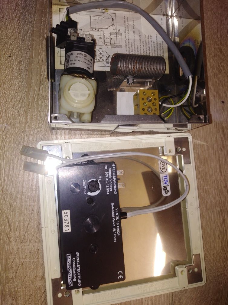 Automat splukujacy fotokomorka SANICONTROLL.