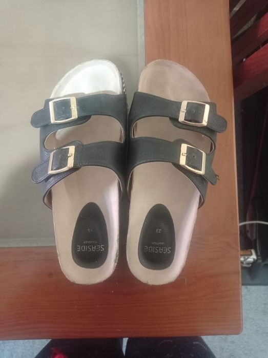 Vendos sandálias numero 38