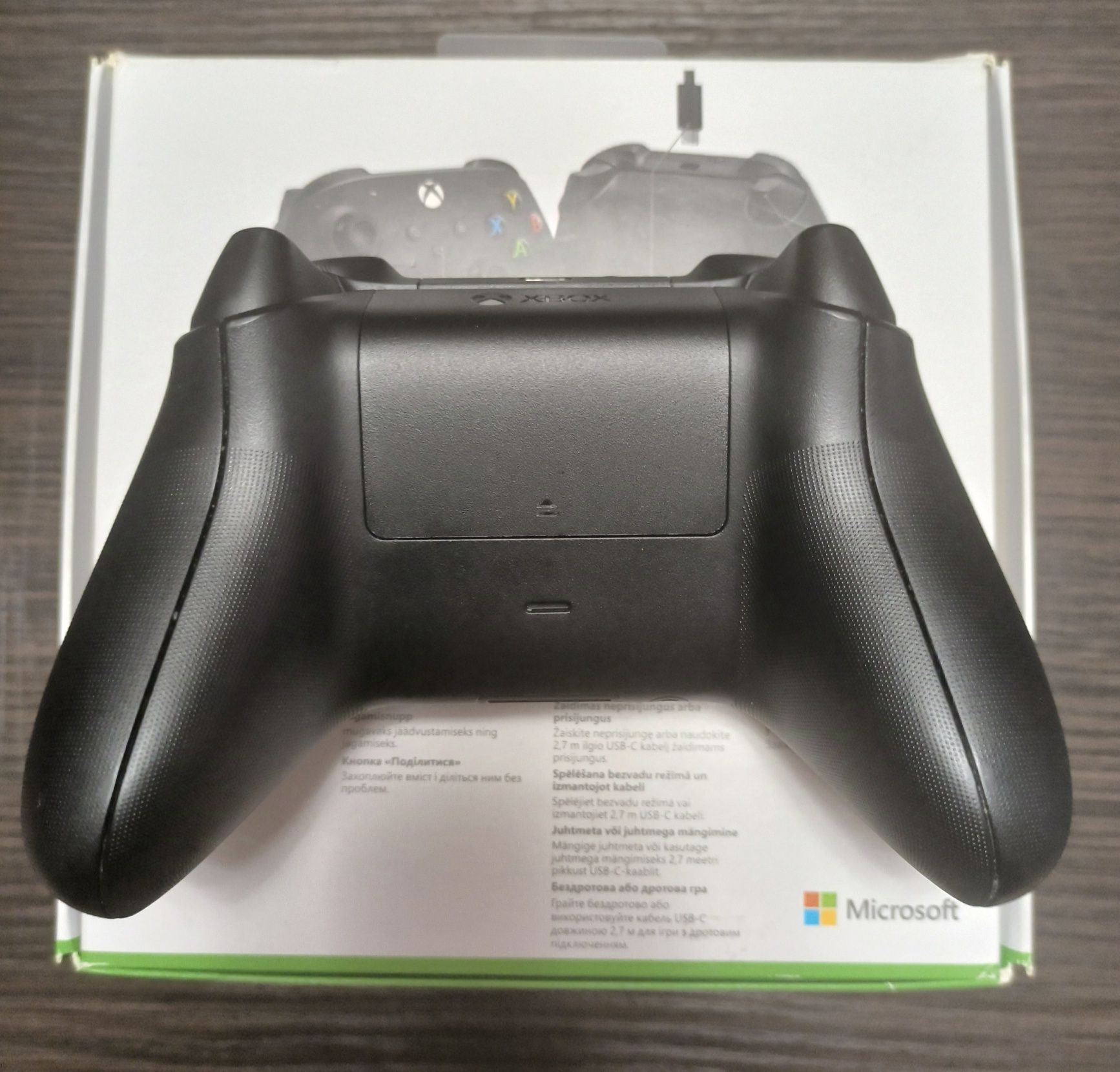 Xbox Wireless Controller Carbon Black + USB-C Cable