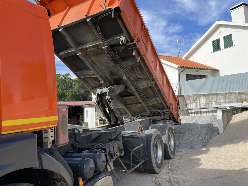 Renault Kerax 6x4 basculante