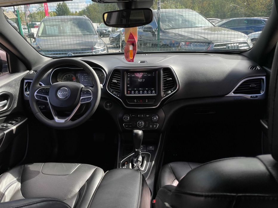 Jeep Cherokee 2021 бензин 3.2