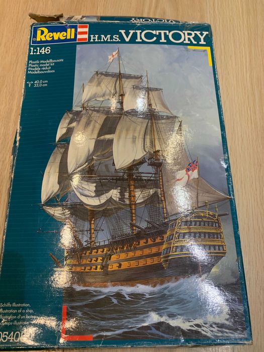 Модель REVELL H M S Victory + масляные краски, Б/У