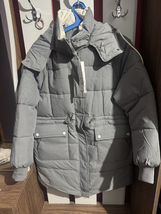 Продам зимову курточку