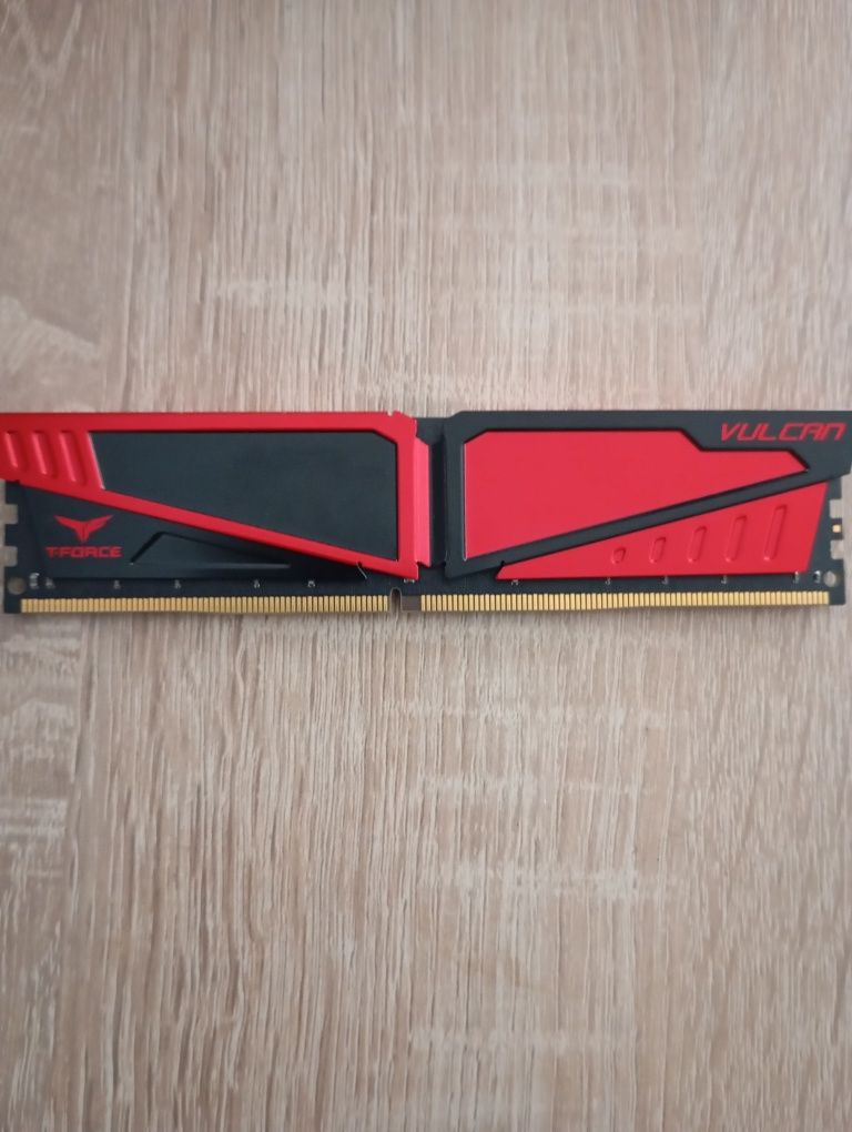 Оперативна пам'ять Team T-Force Vulcan DDR4 4GB 2400MHz