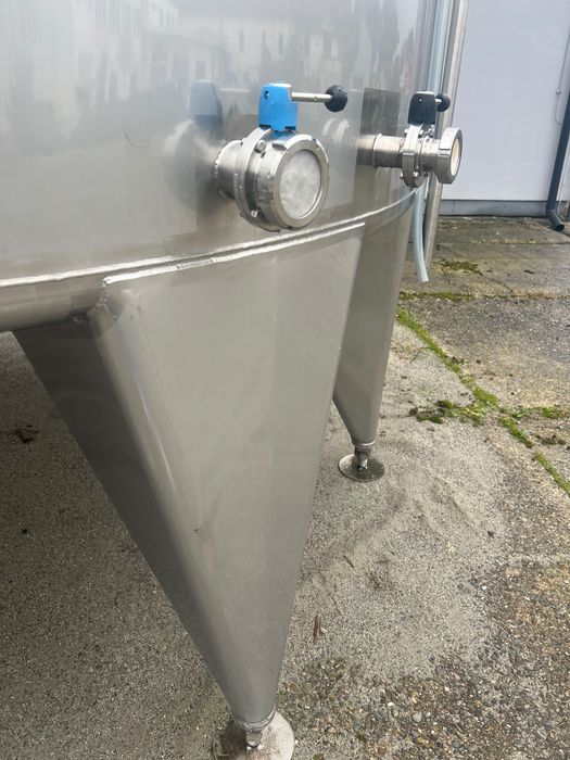 Zbiornik 100000  pionowy mieszadło 85000 litrów kwasoodporny