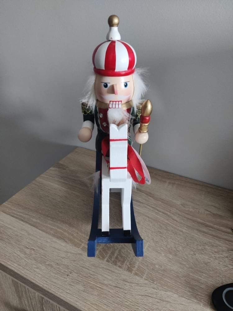 Dziadek do orzechów koń na biegunach