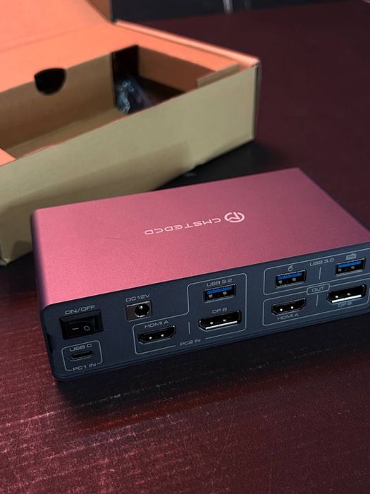 KVM-перемикач CMSTEDCD Док-станція