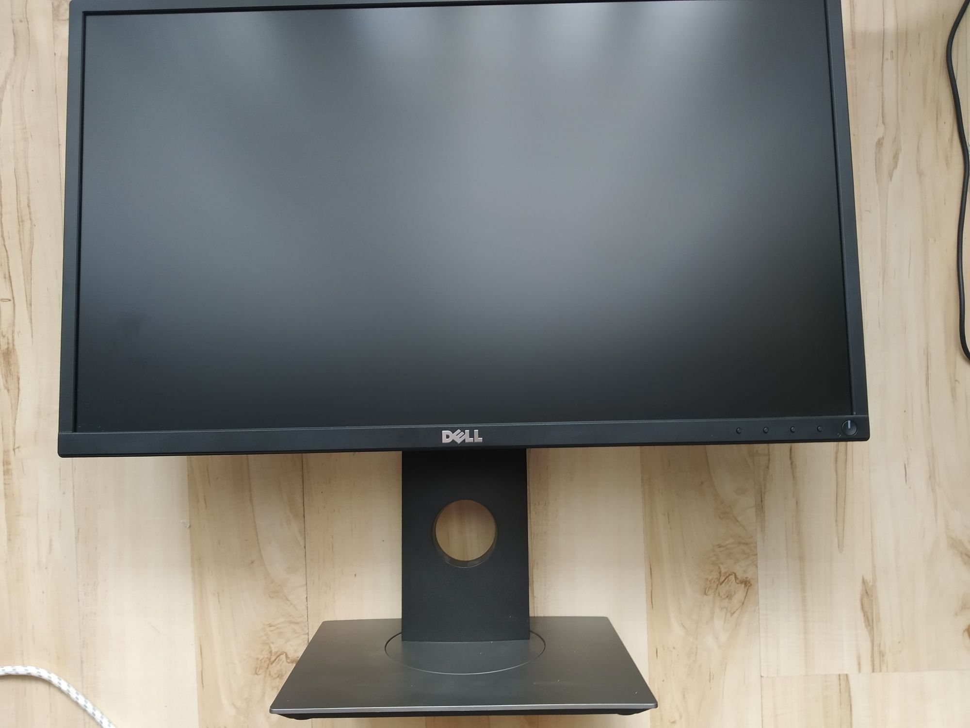 Monitor Dell, 24", 1920 x 1080, HDMI, DisplayPort, DVi, USB