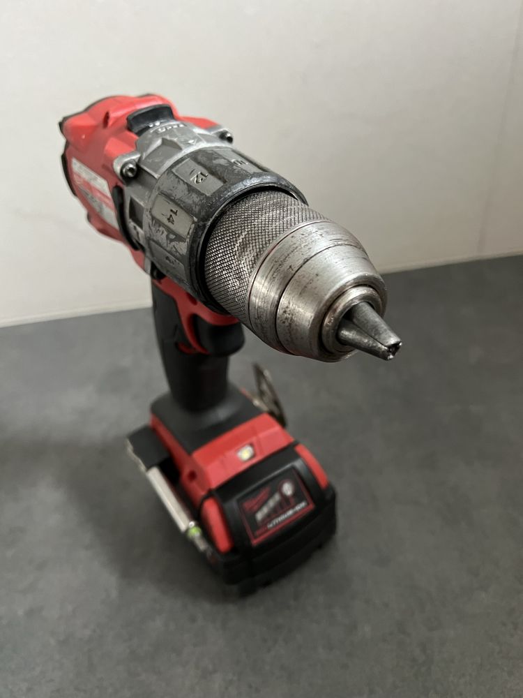Безщітковий Акум.Ударний шуруповерт Milwaukee M18 FPD 2