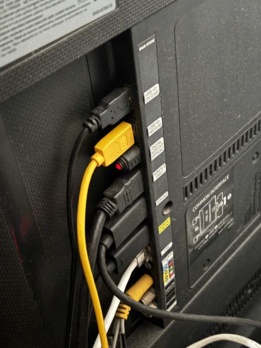 Телевизор Samsung UE55KU6092UXXH 139,7 см (55") 4K Smart TV Wi-Fi