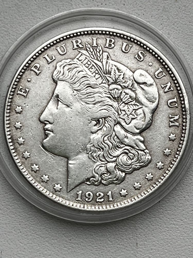 Серебряная монета Морган 1921