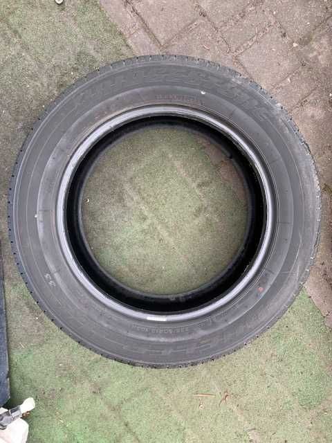 Opona 18" 235/60R18