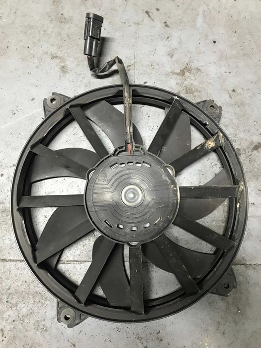 Вентилятор Peugeot 307 308 3008 5008 Partner \ Citroen C4.