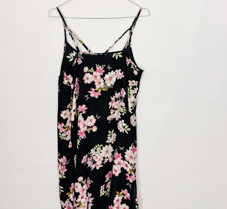 Czarna tunika na ramiączkach w kwiatowy wzór L 40 Atmosphere