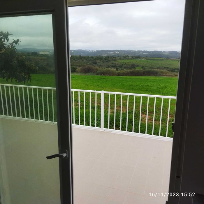 Casa geminada T2 R/C Equipada - Ribamar