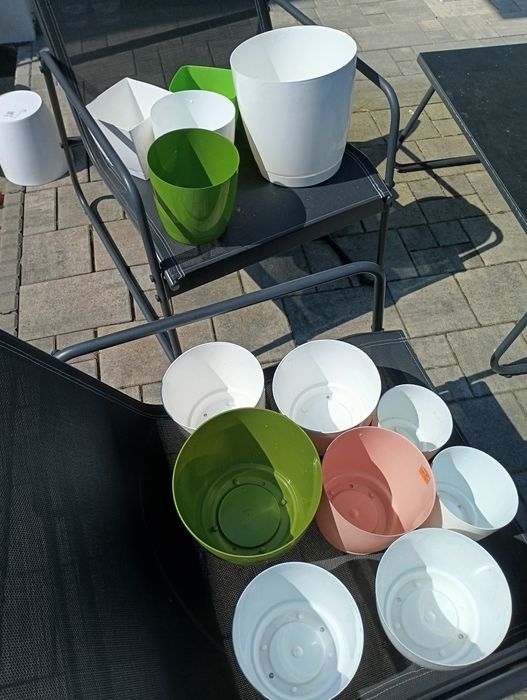 Sprzedam 17 używanych doniczek z plastiku