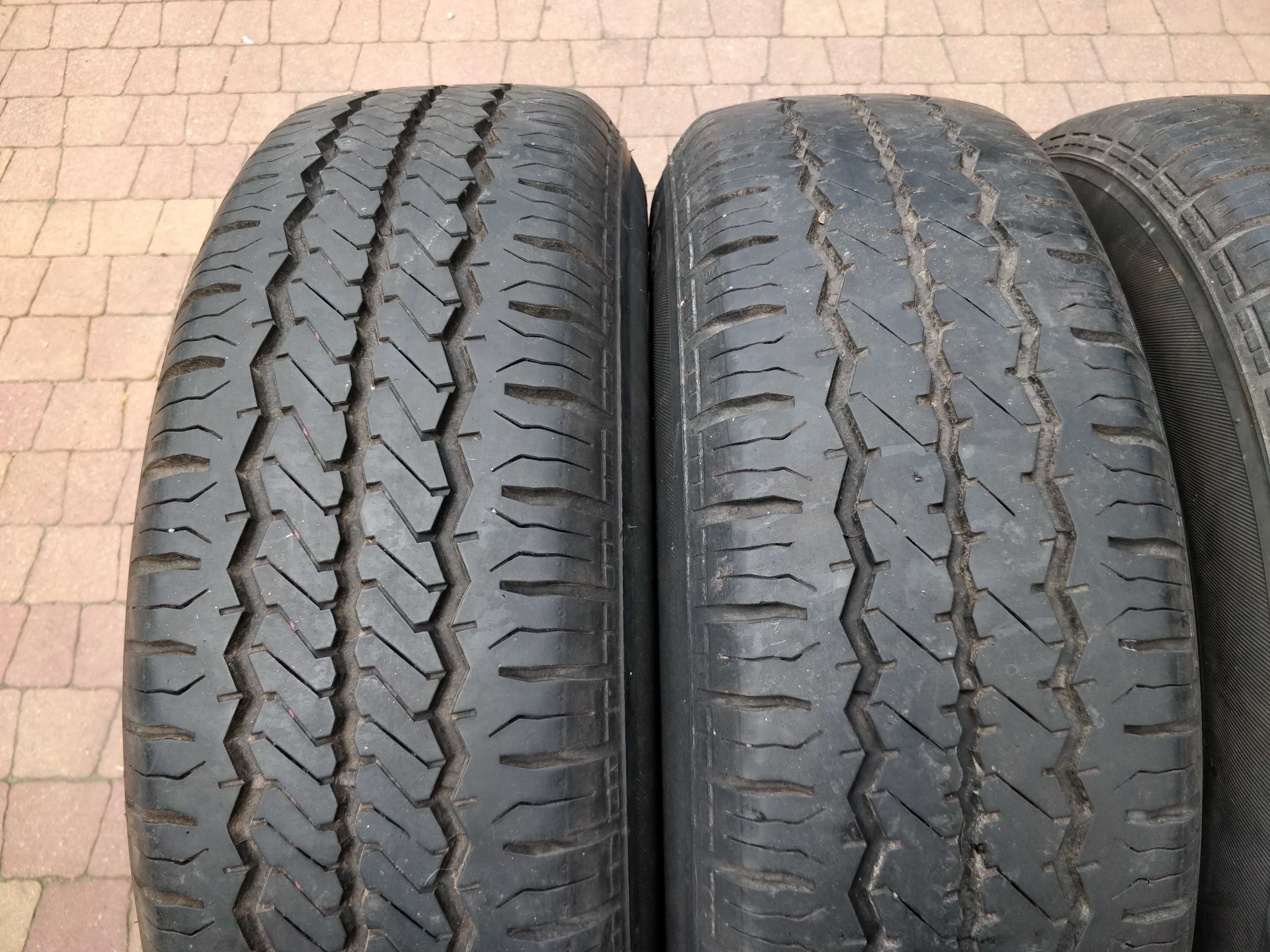 2667. Opony letnie dostawcze 215/70/16C Hankook RA08 8mm 2017r