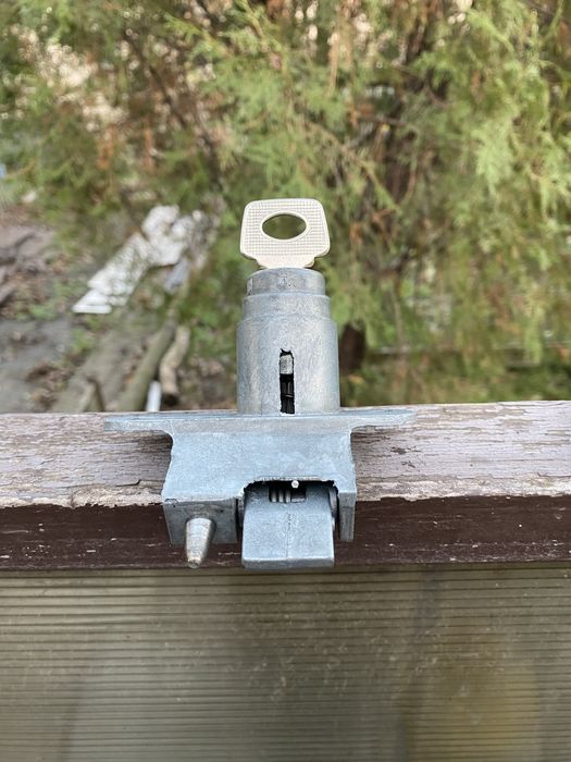 Замок на ляду ВАЗ 2109