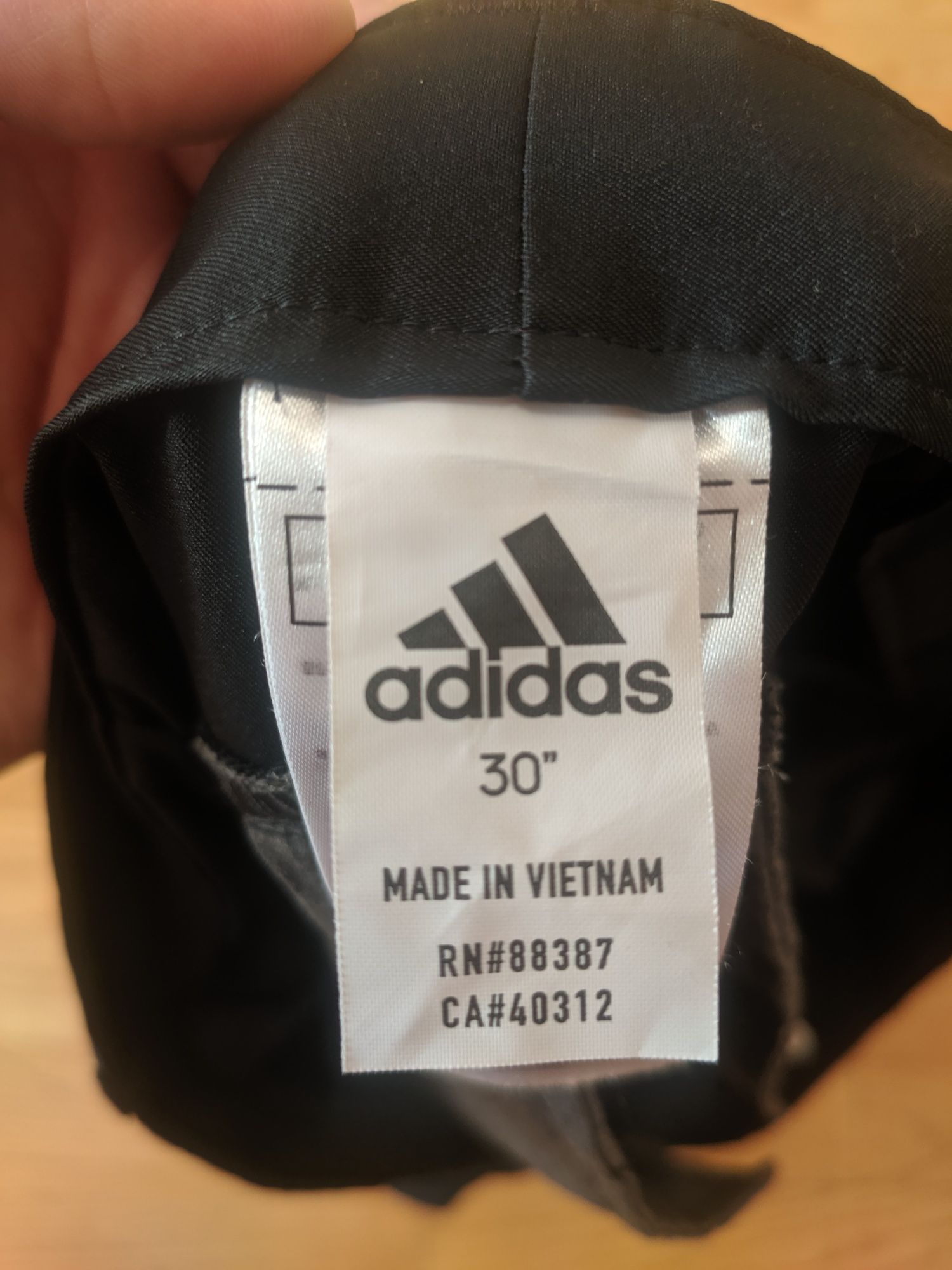 [30] Шорты Adidas