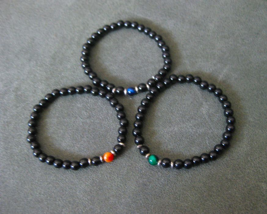 Pulseira Homen Contas Pretas c/ uma conta Colorida NOVO - 3 diferentes