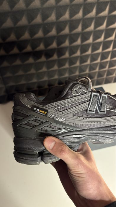Оригінальні кросівки New balance 1906R на кордурі