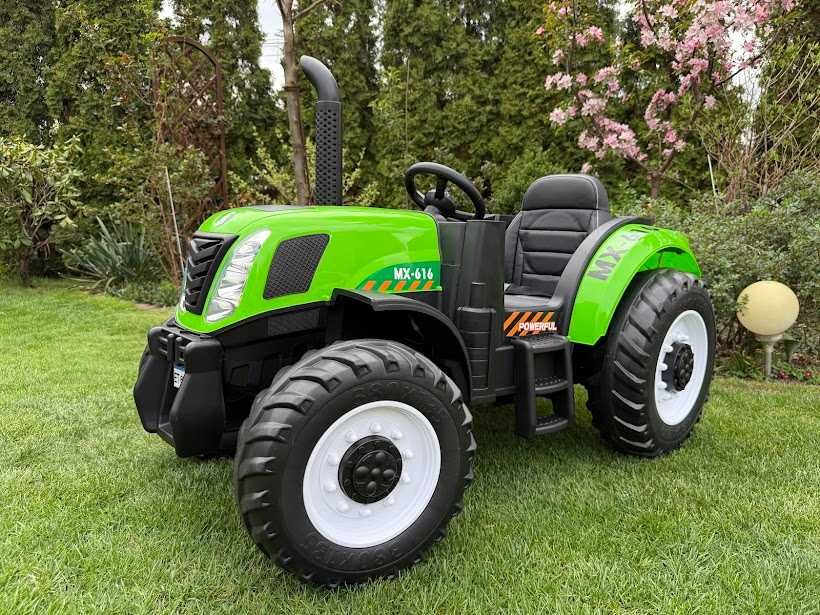 Traktor na akumulator New Holland zielony
