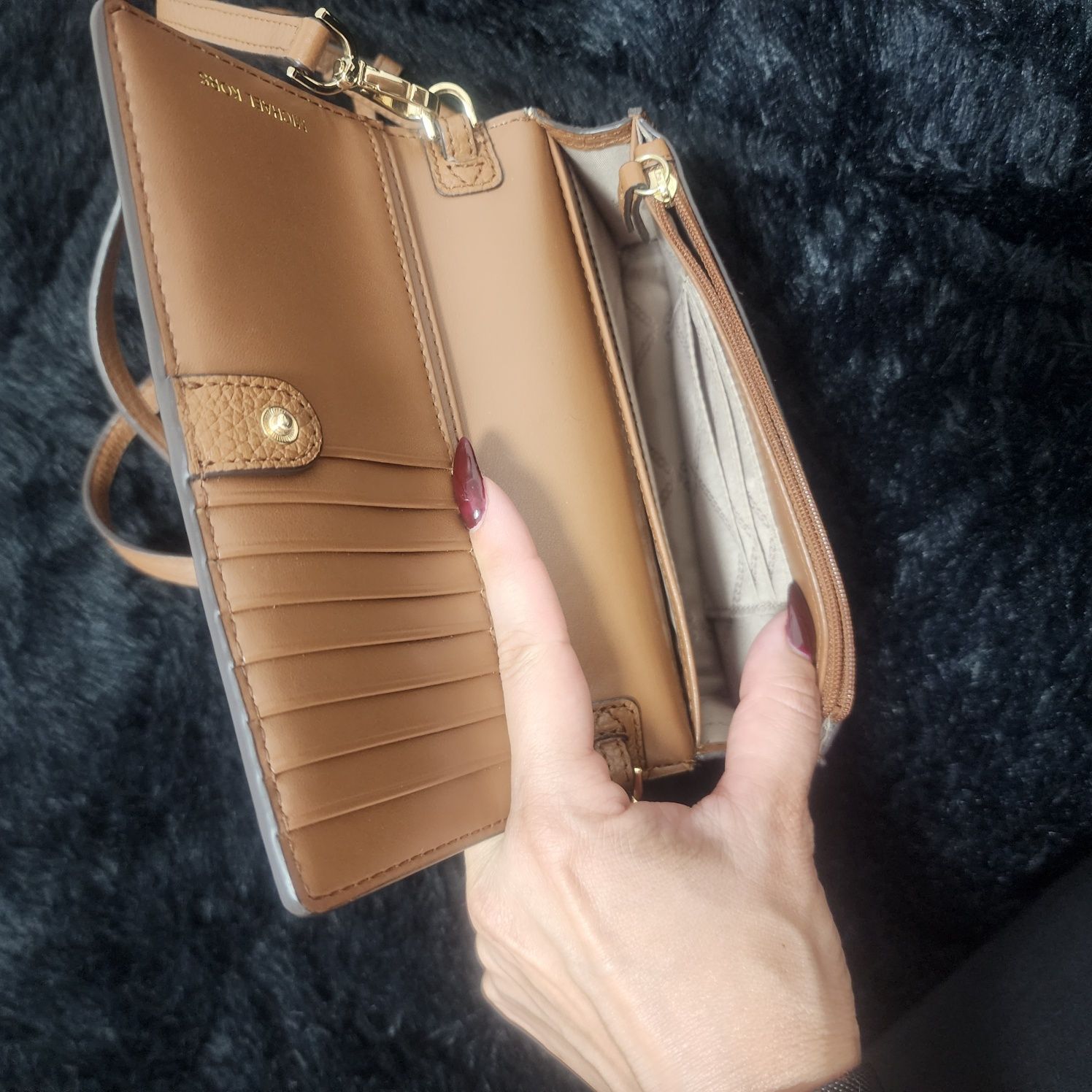 Michael Kors Jet Set Charm Small Phone Crossbody Bag
Jet Set Charm Sma