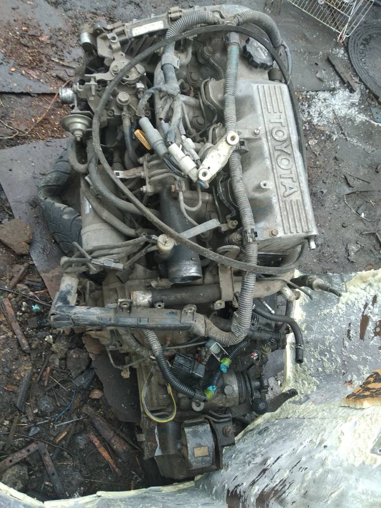 Мотор двигун з навісним з Toyota corolla  1.8 e90
