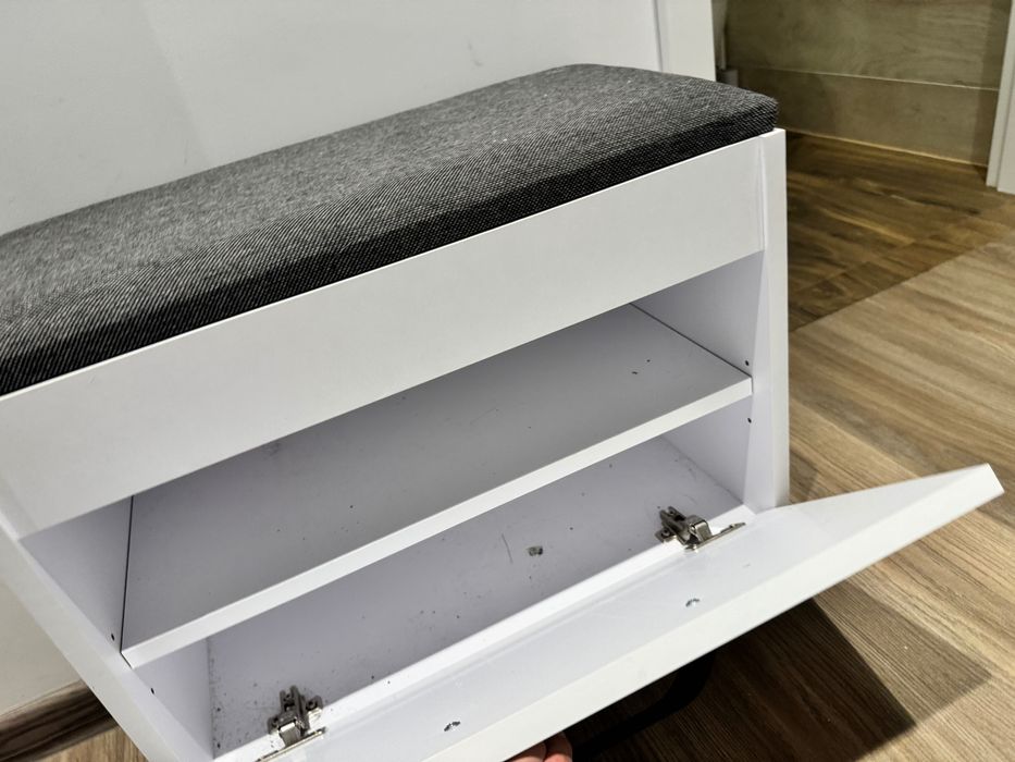 Sprzedam małą szafkę pod Obuwie