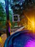 Domek na drzewie caloroczny z kominkiem, jacuzzi, noclegi