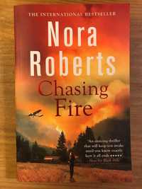 Chasing Fire - Nora Roberts (portes grátis)