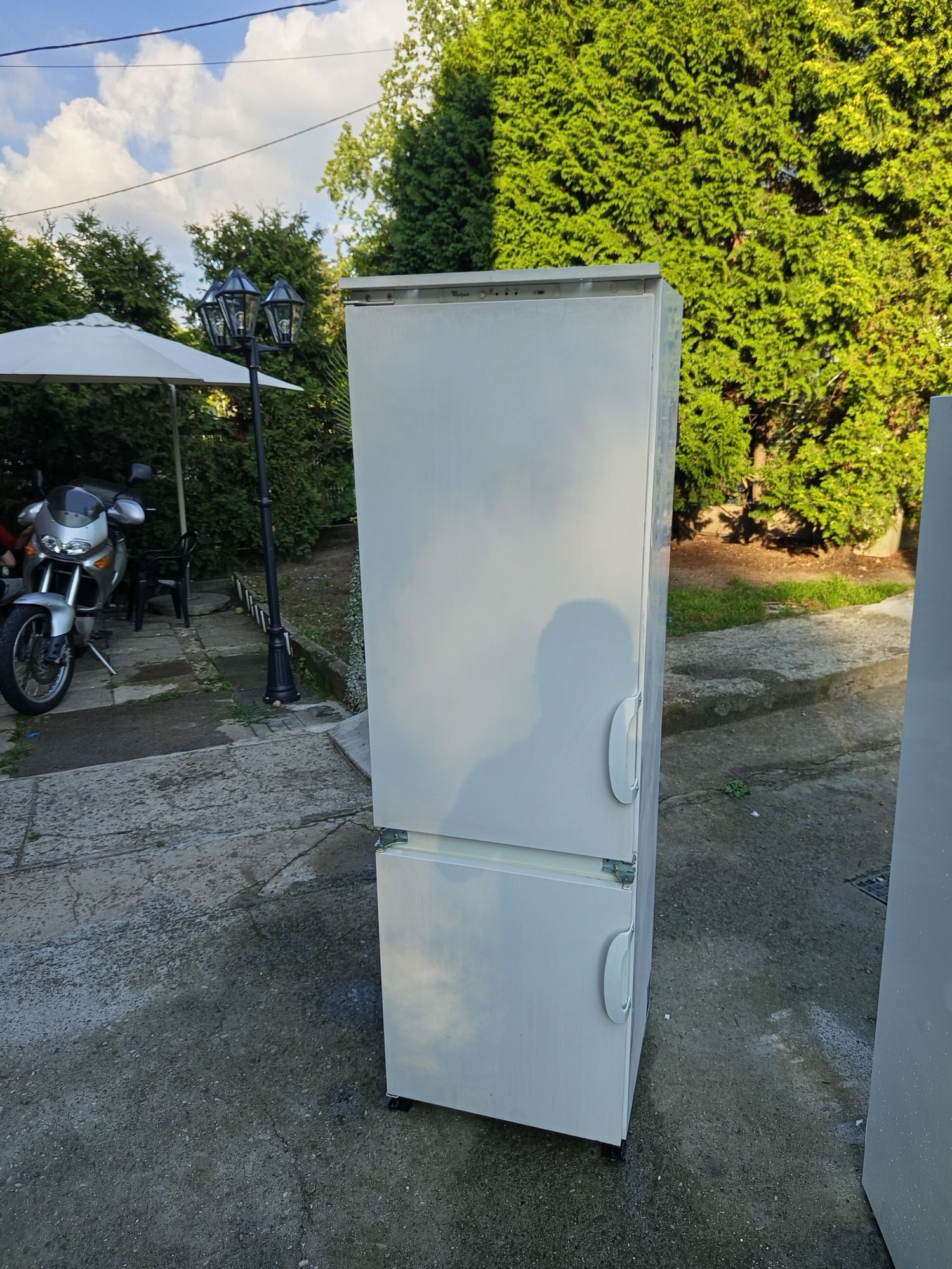 Sprzedam lodówkę Whirlpool sprawną