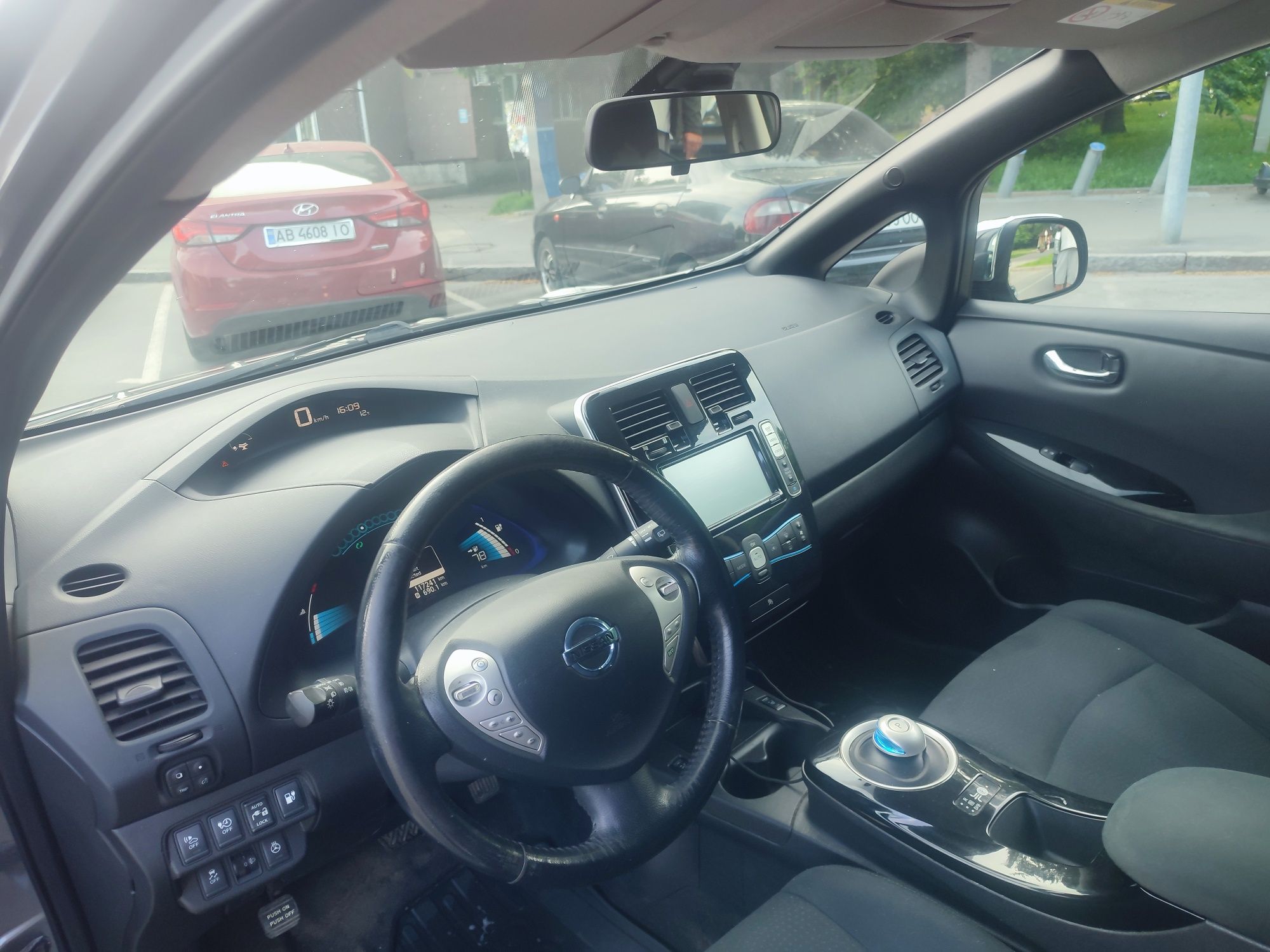 Nissan Leaf 2014