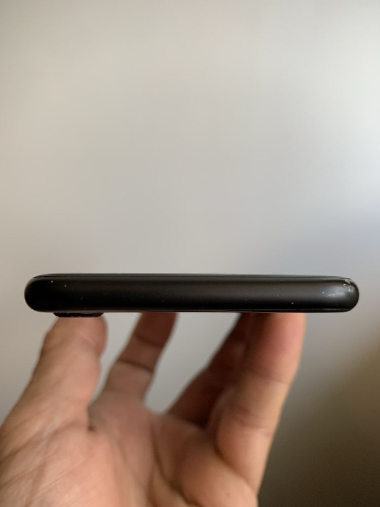 Iphone se 2020 black icloud lock