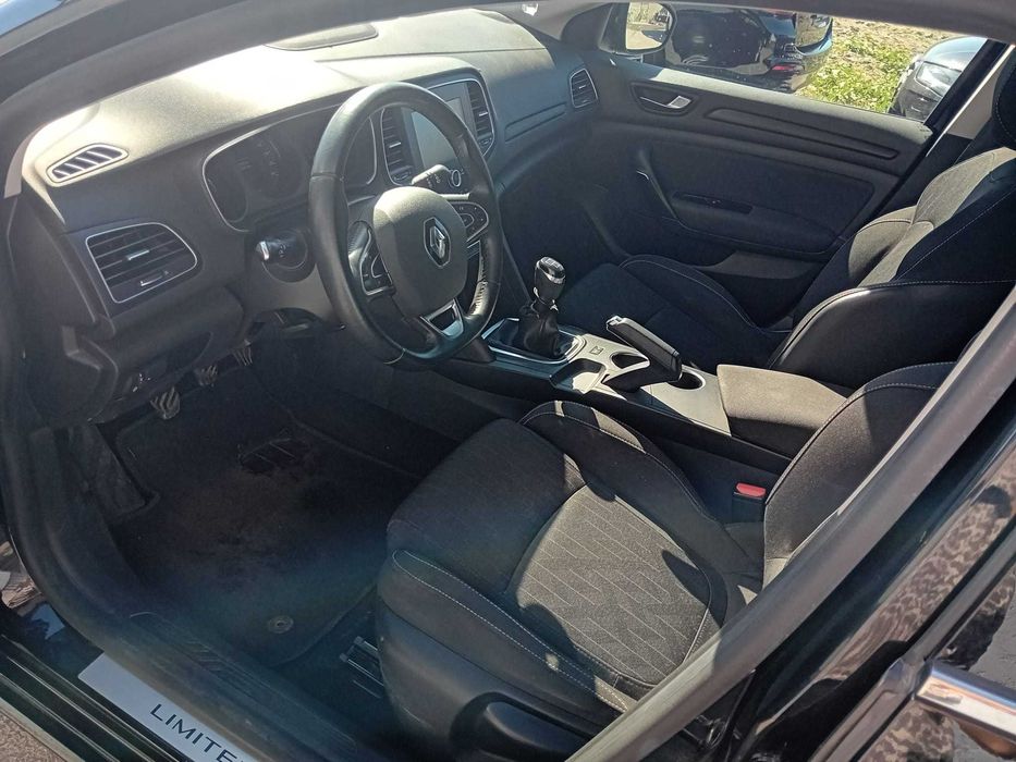 Renault Megane Sp. Tourer 1.5 Bluedci Limited c/IVA (pequeno sinistro)