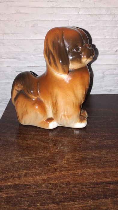 Łomonosowa figurka sygnowana pies pekińczyk