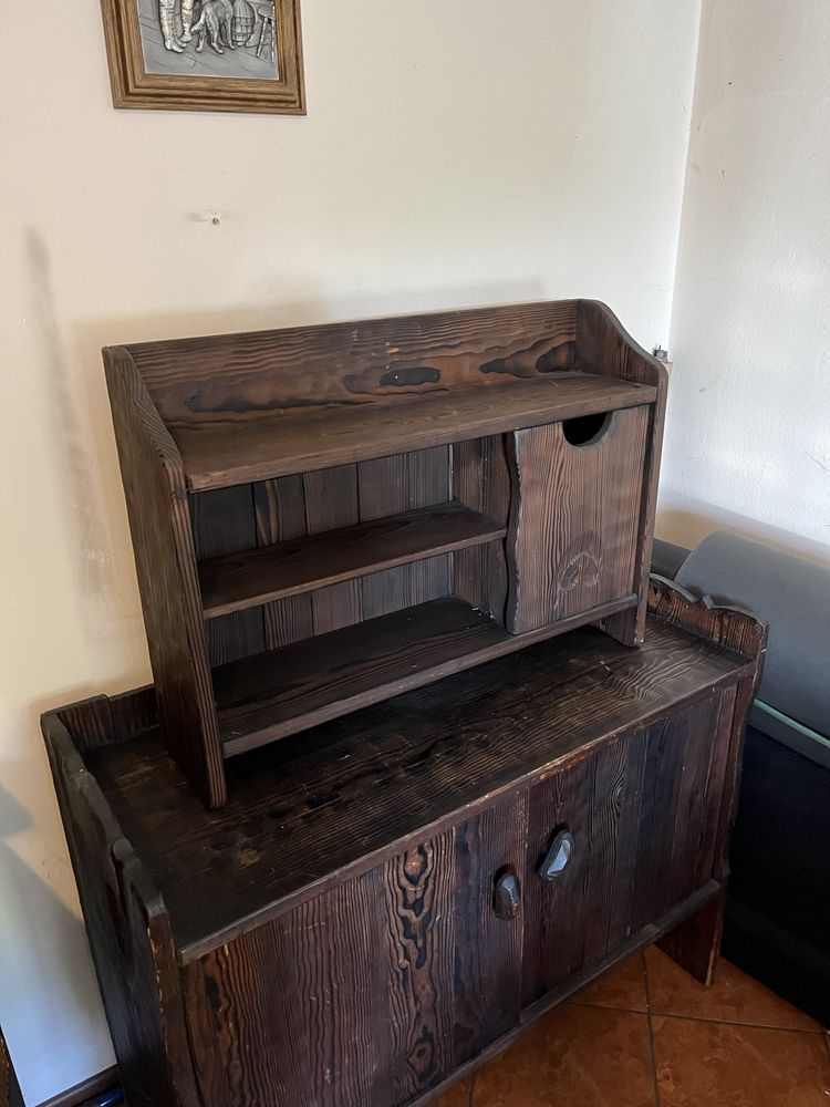 Stare meble drewniane, stolik, krzesła, ława, komody, półka, regał