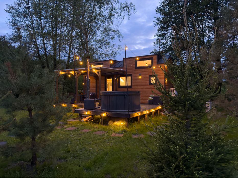 Tiny silent house domek wynajem wynajme las natura cisza jacuzzi bania
