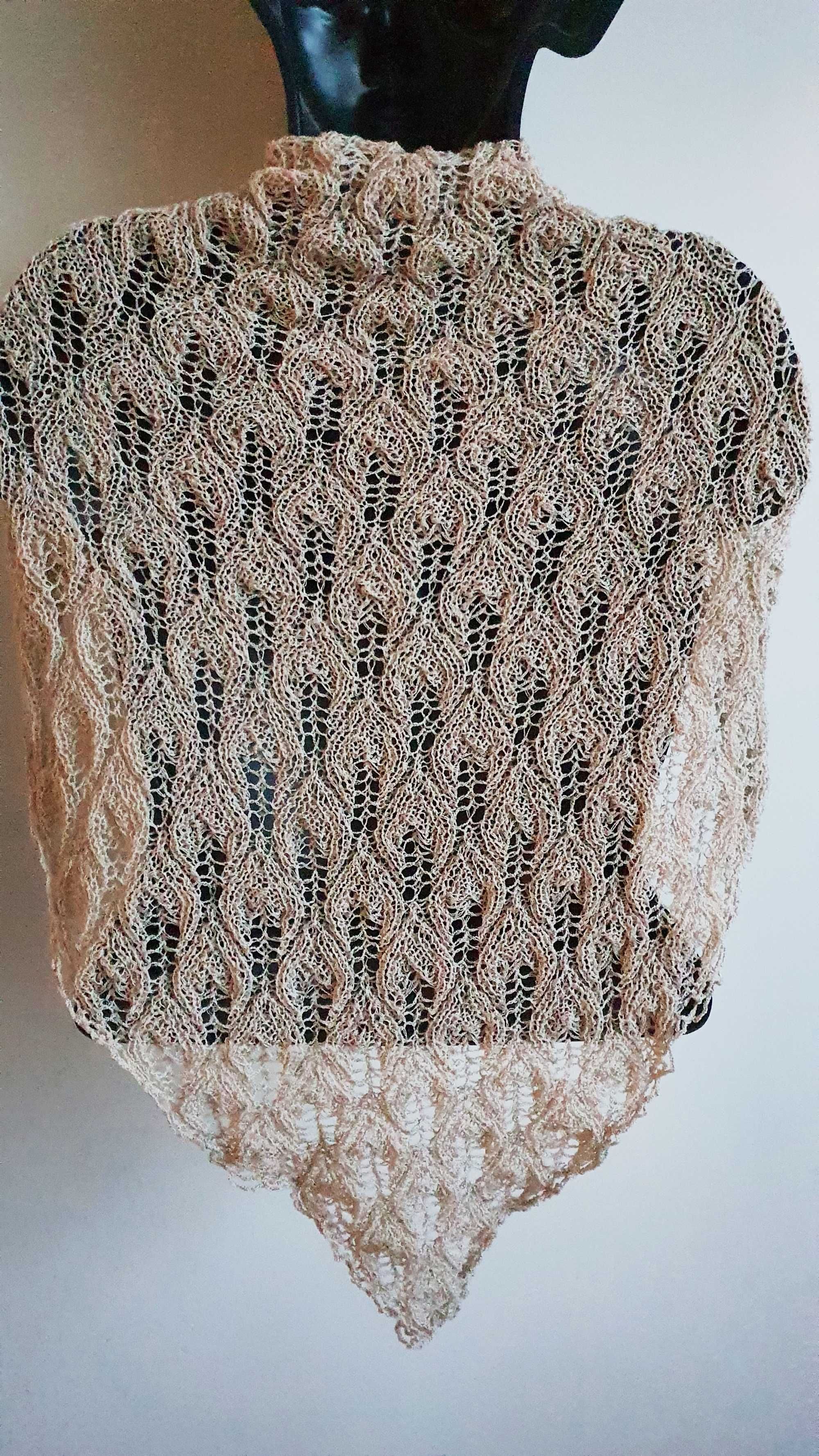 Beżowa delikatna, cieniutka, elegancka, wizytowa chusta - HANDMADE