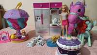 Barbie i pies, kuchenka, filiżanki, Balon księżniczka Zosia, pony